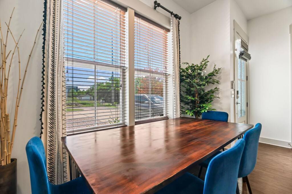 King Bed, Balcony, Covered Patio & Firepit! 8 Minutes From Broadway Nashville Exterior foto