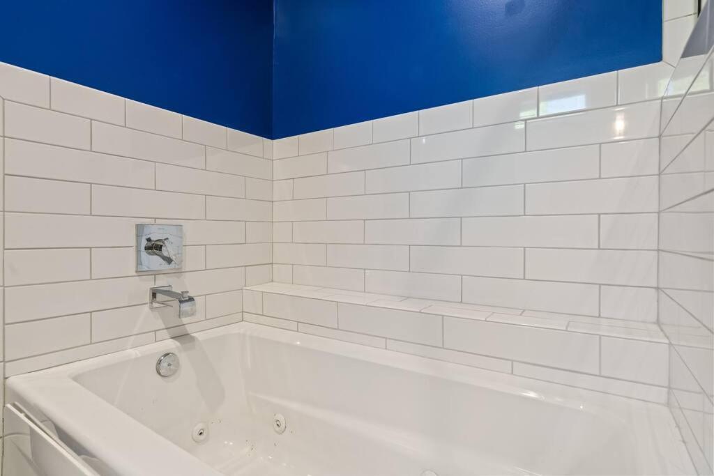 King Bed, Balcony, Covered Patio & Firepit! 8 Minutes From Broadway Nashville Exterior foto