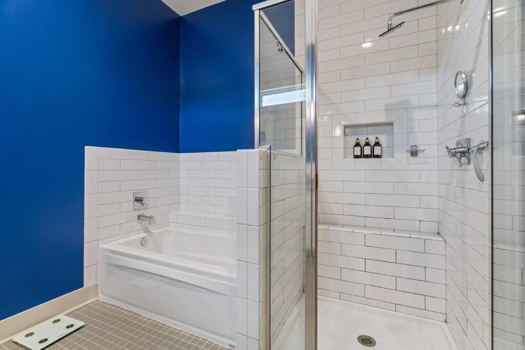 King Bed, Balcony, Covered Patio & Firepit! 8 Minutes From Broadway Nashville Exterior foto