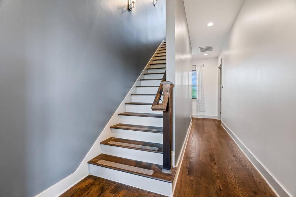 King Bed, Balcony, Covered Patio & Firepit! 8 Minutes From Broadway Nashville Exterior foto