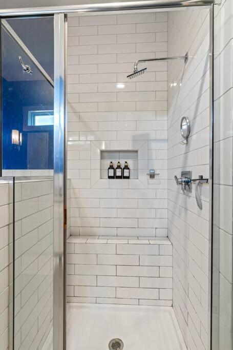 King Bed, Balcony, Covered Patio & Firepit! 8 Minutes From Broadway Nashville Exterior foto